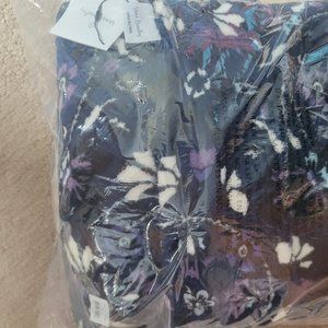 Vera Bradley Travel Blanket - New Fleur Medallion